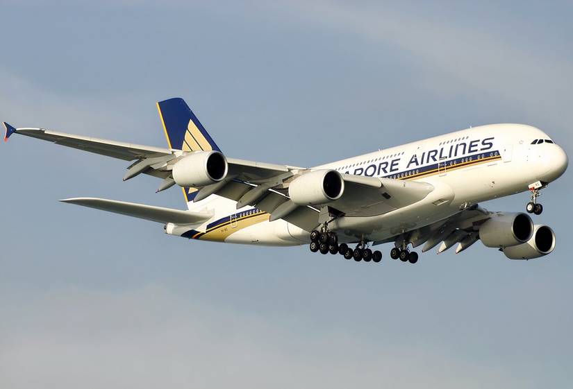 Singapore Airlines A380 on short final1