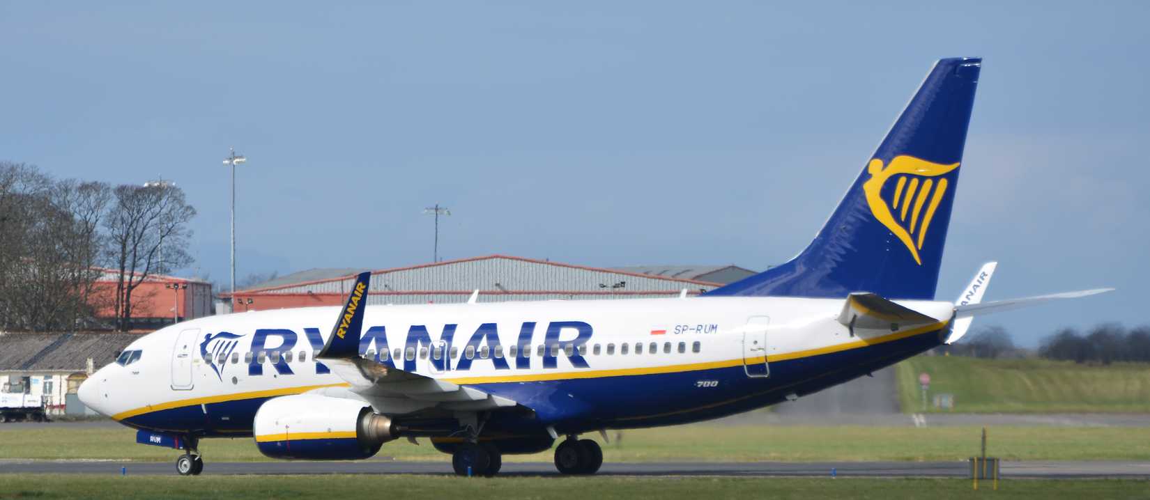 Ryanair (BUZZ) Boeing 737-700, tail number SP-RUM