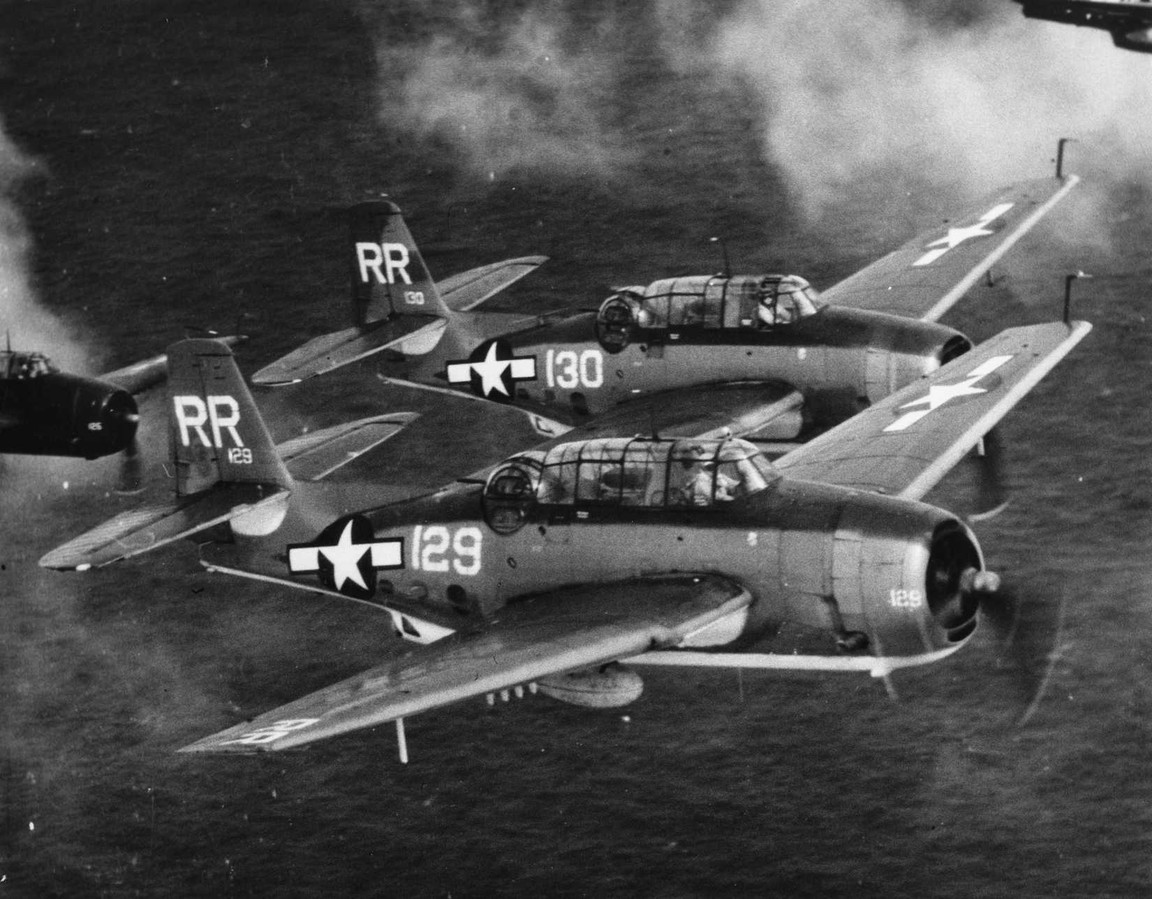 TBM_Avengers of VT-88 in flight in August 1945