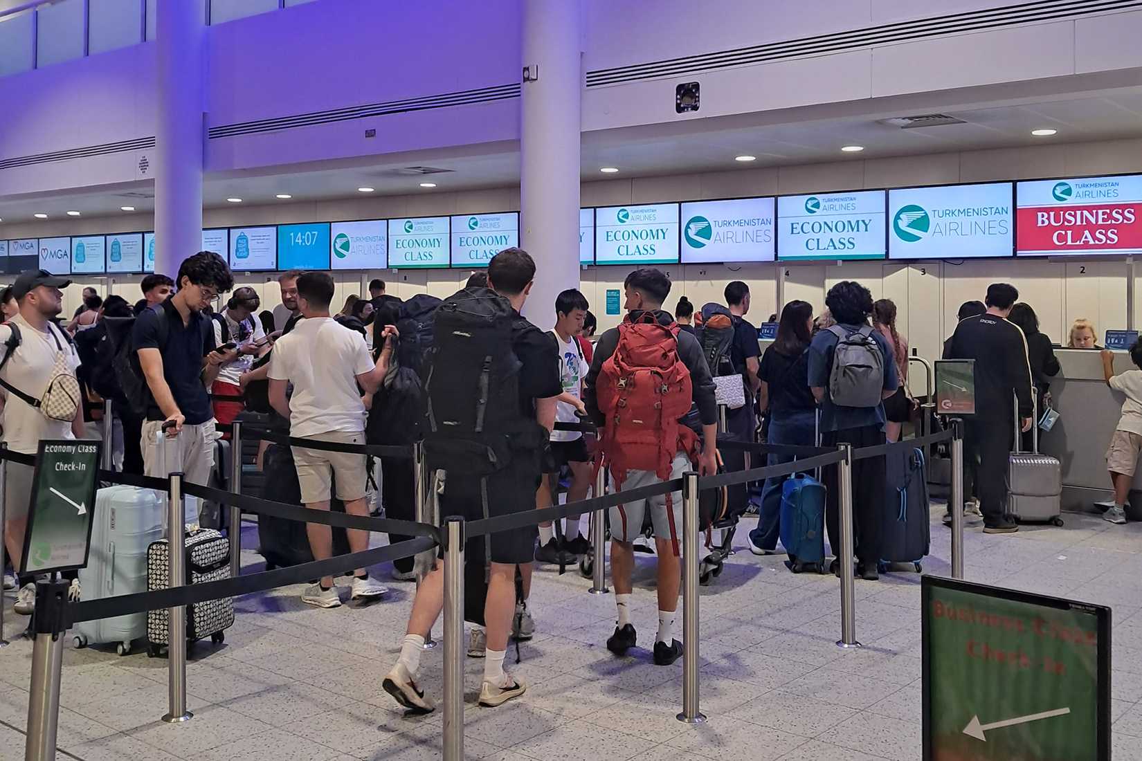 turkmenistan airlines check-in london gatwick