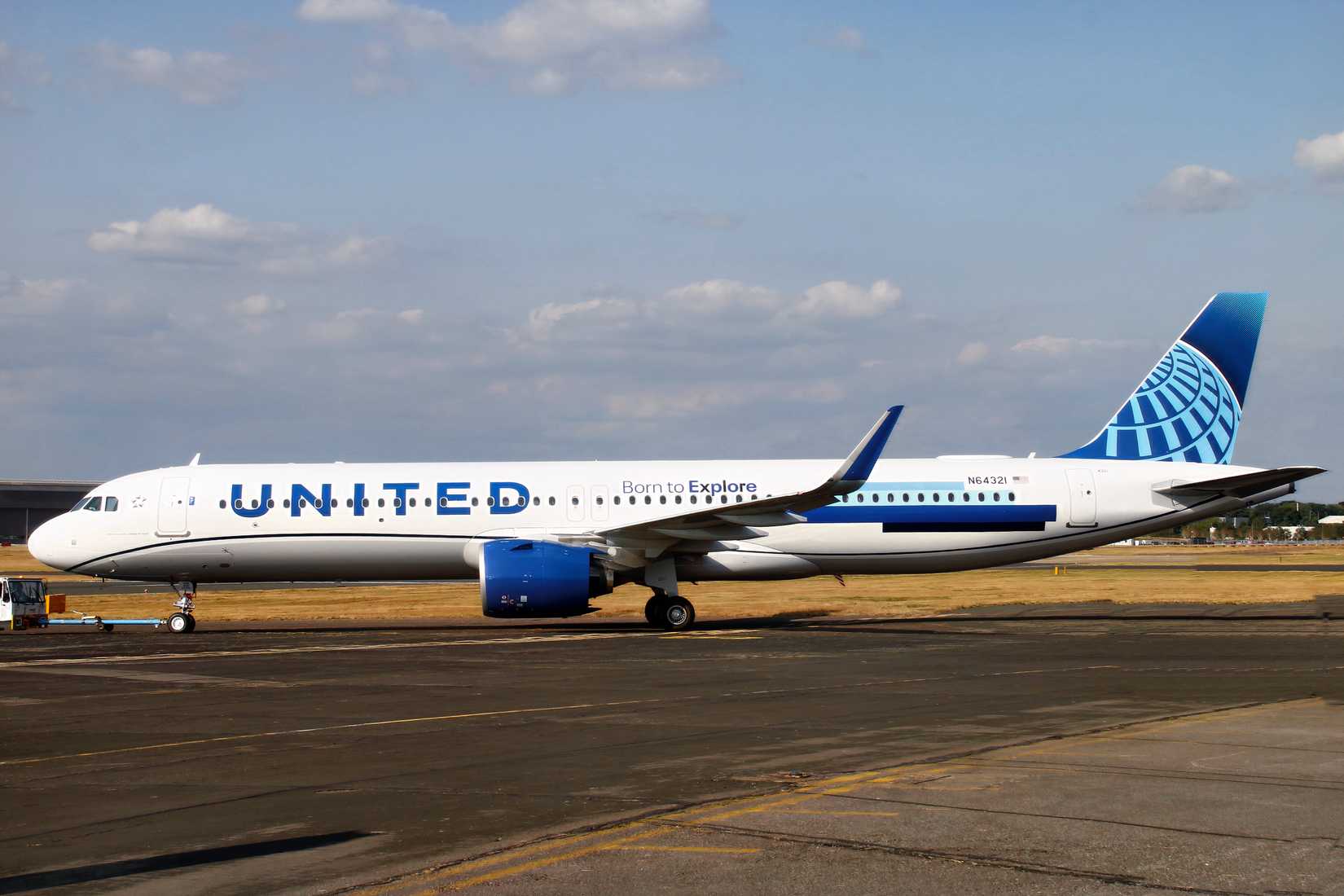 United Airlines A321XLR on the ground