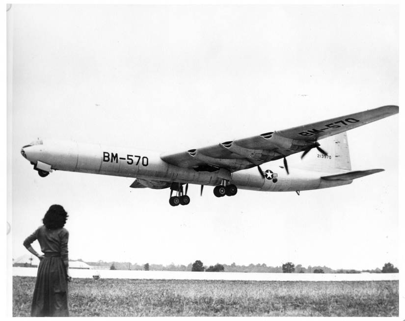 XB-36_with_new_landing_gear_1948_(16560701981)