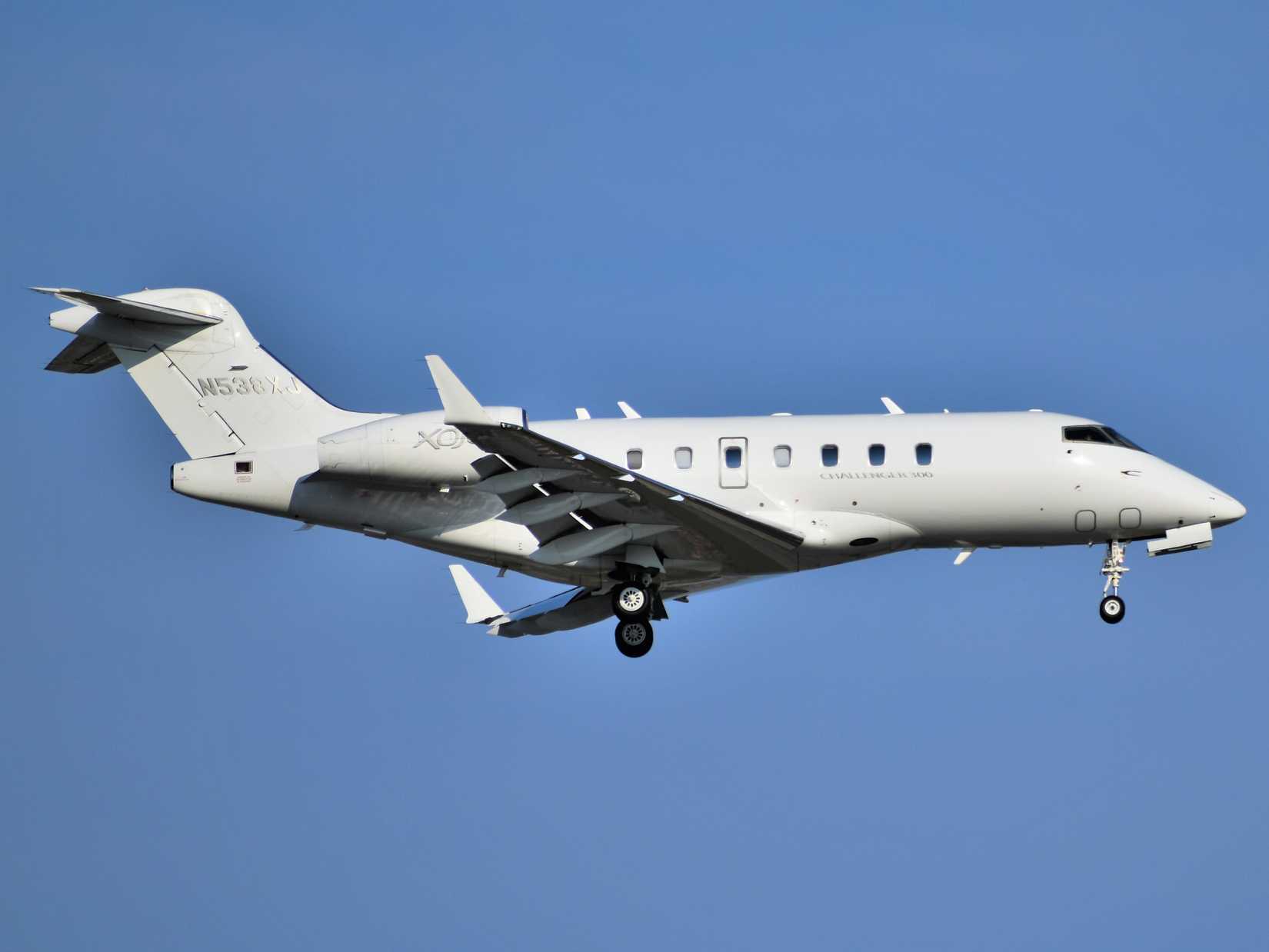 Challenger 300 in flight