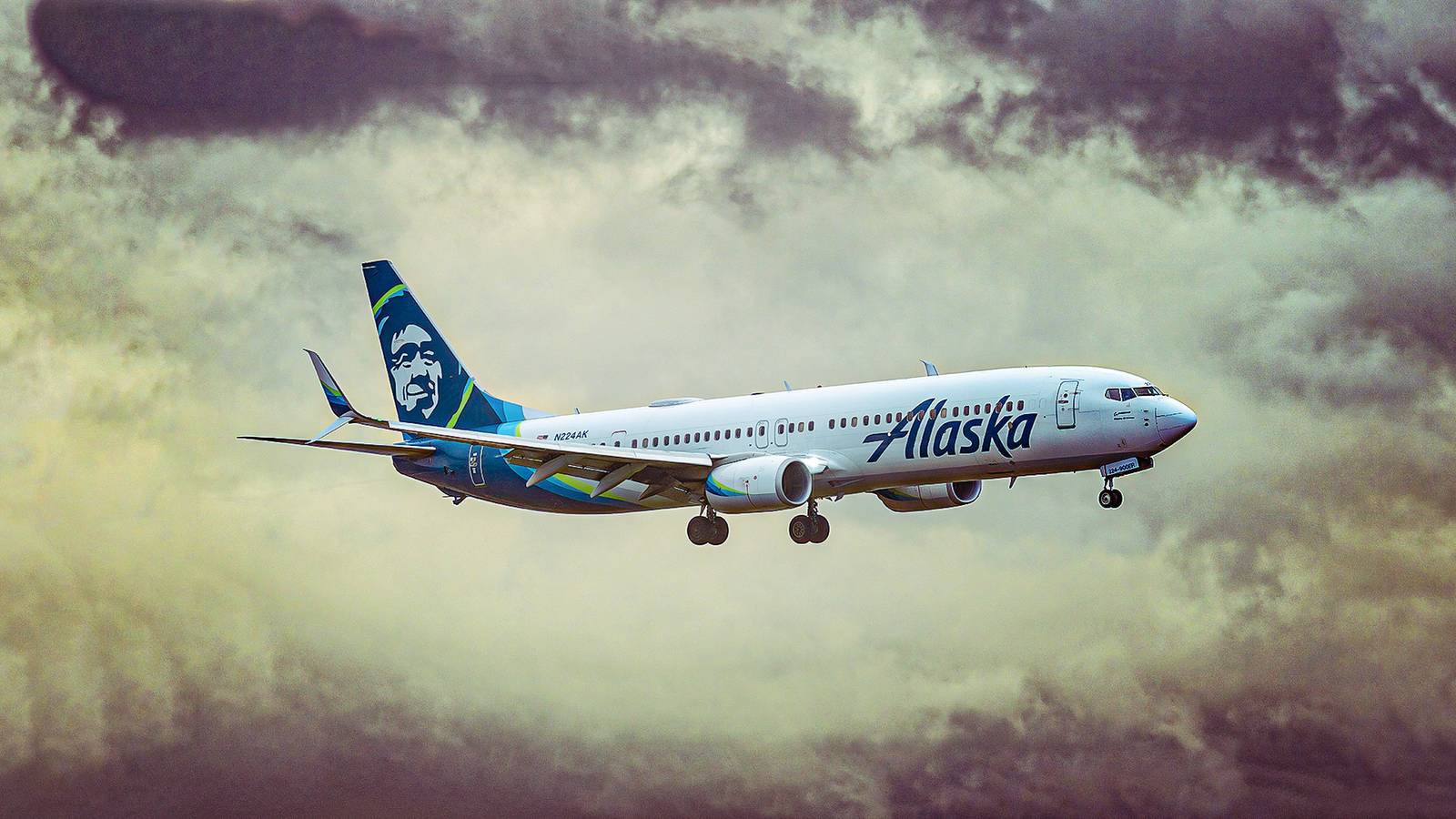 Alaska Airlines cancela 11 rotas internacionais e reduz voos