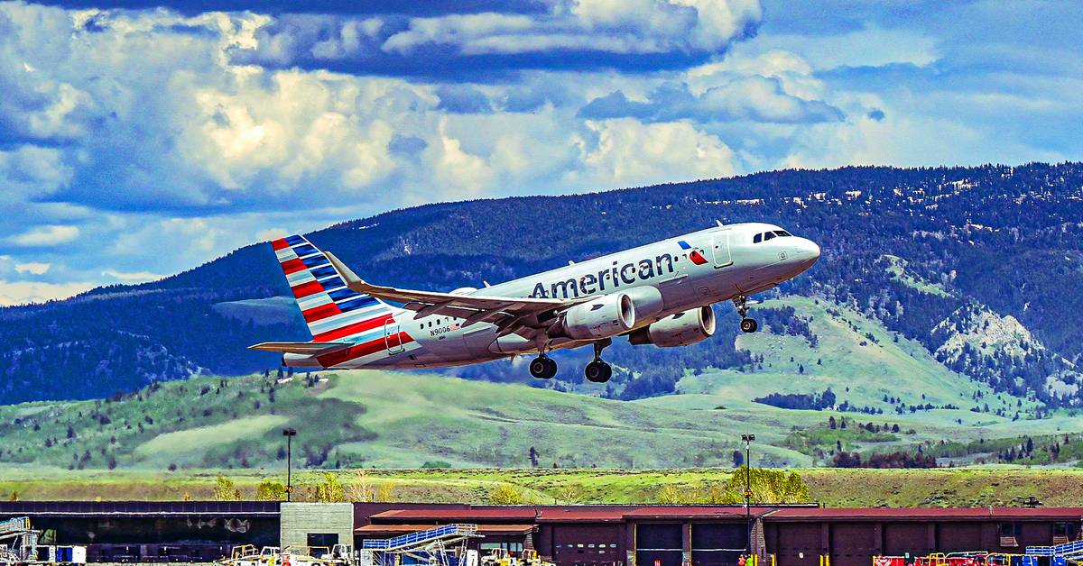 American Airlines Offered Eagles Fans $3,500 Each To Get Off Oversold Nashville Flight
