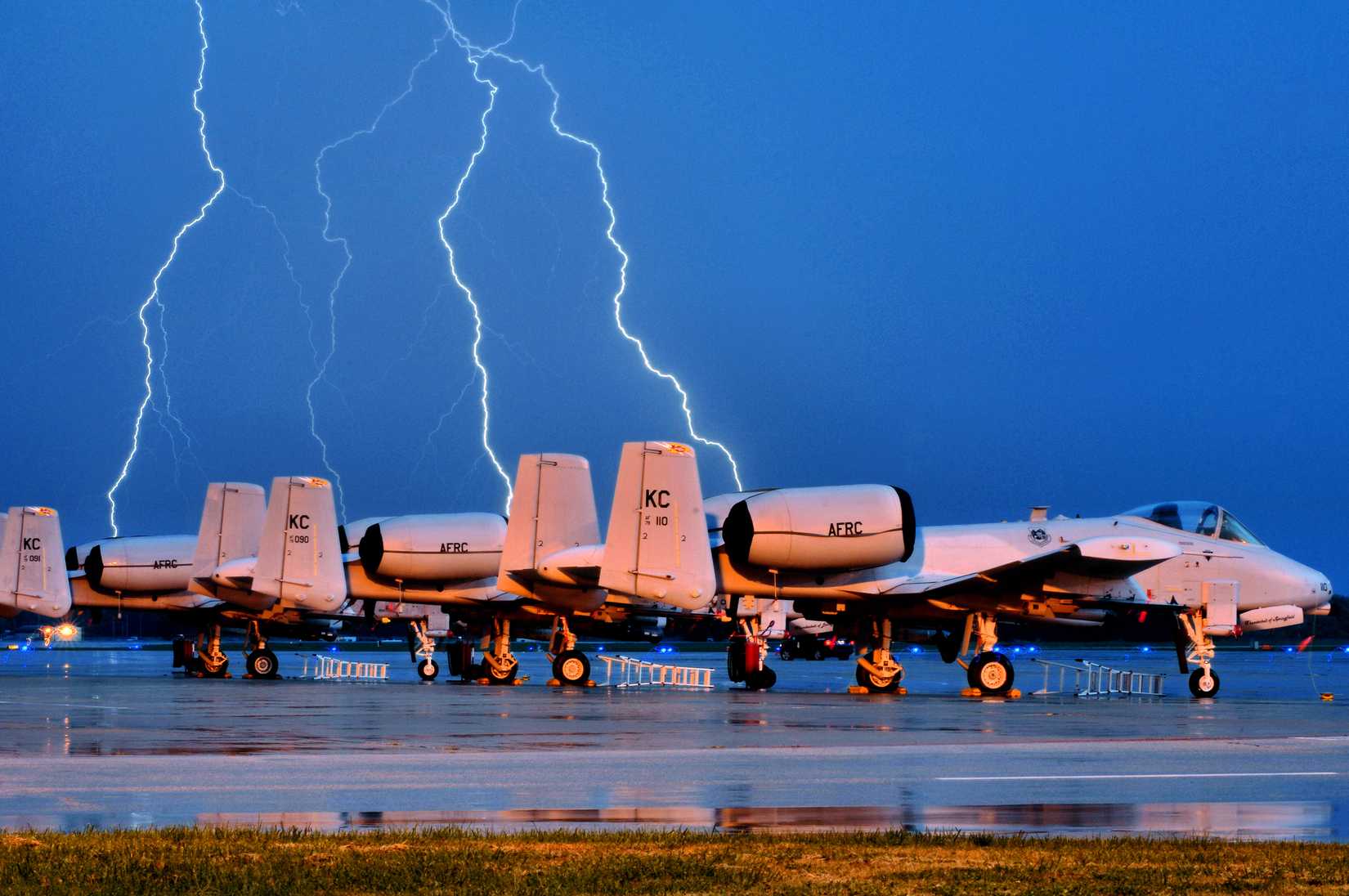 303d_Fighter_Squadron_-_A-10_Thunderbolts