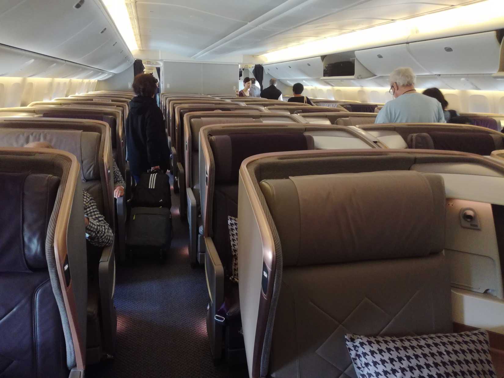 Singapore Airlines Boeing 777-300ER business class