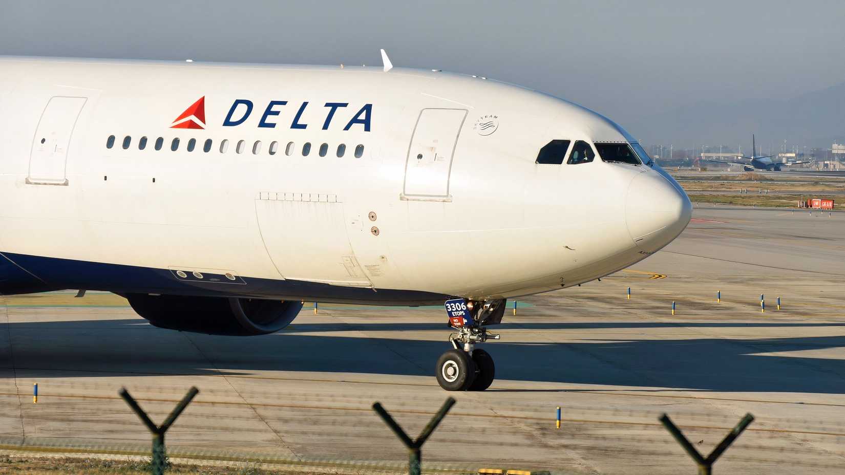 Delta Airbus A330-300 taxiing