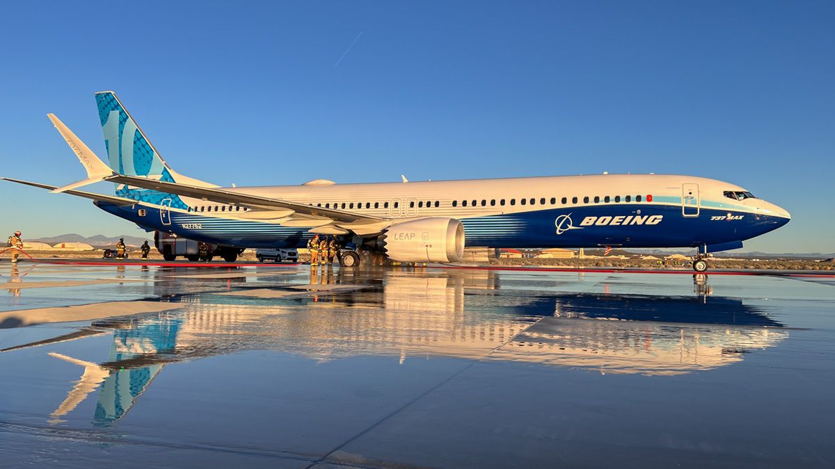 How Many Miles Per Gallon Does A Boeing 737 MAX 10 Get?