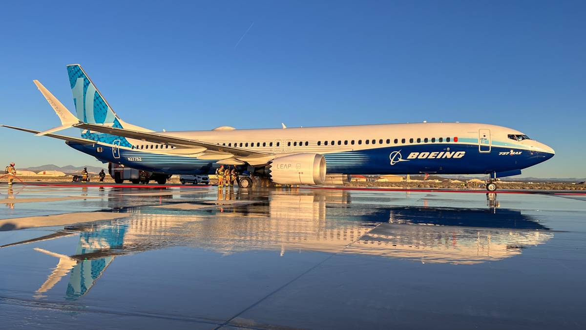 737 MAX 10: Boeing Desafia Airbus em Eficiência e Mercado