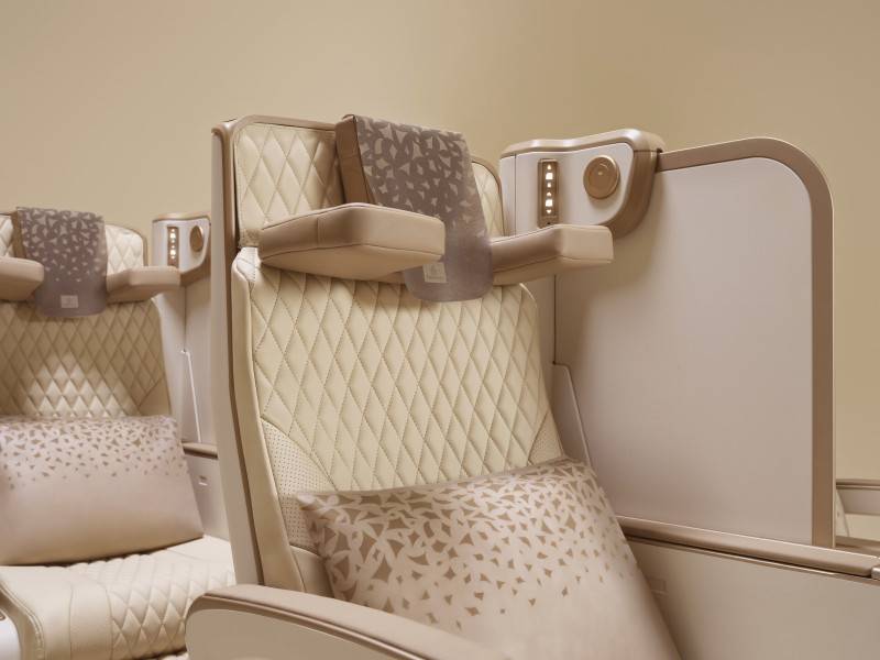 800_introducing-emirates039-worldrsquos-first-electric-premium-economy-seat-with-full-height-privacy-screen-u-dream