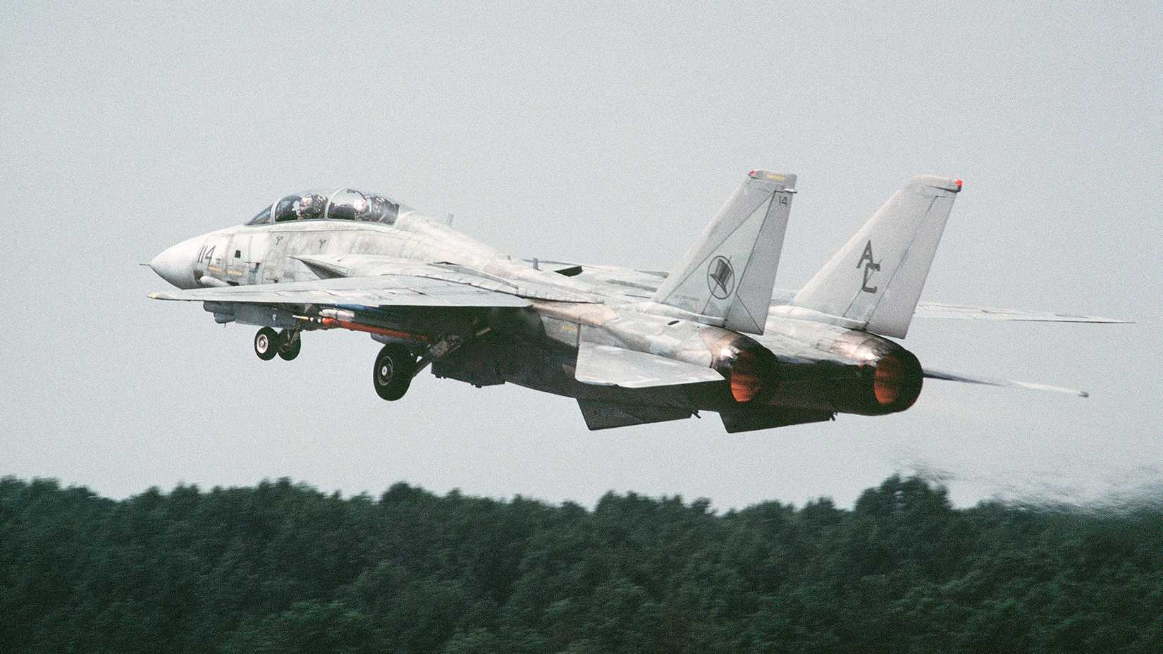 A Fighter Squadron 14 (VF-14) F-14A Tomcat aircraft takes off at full power