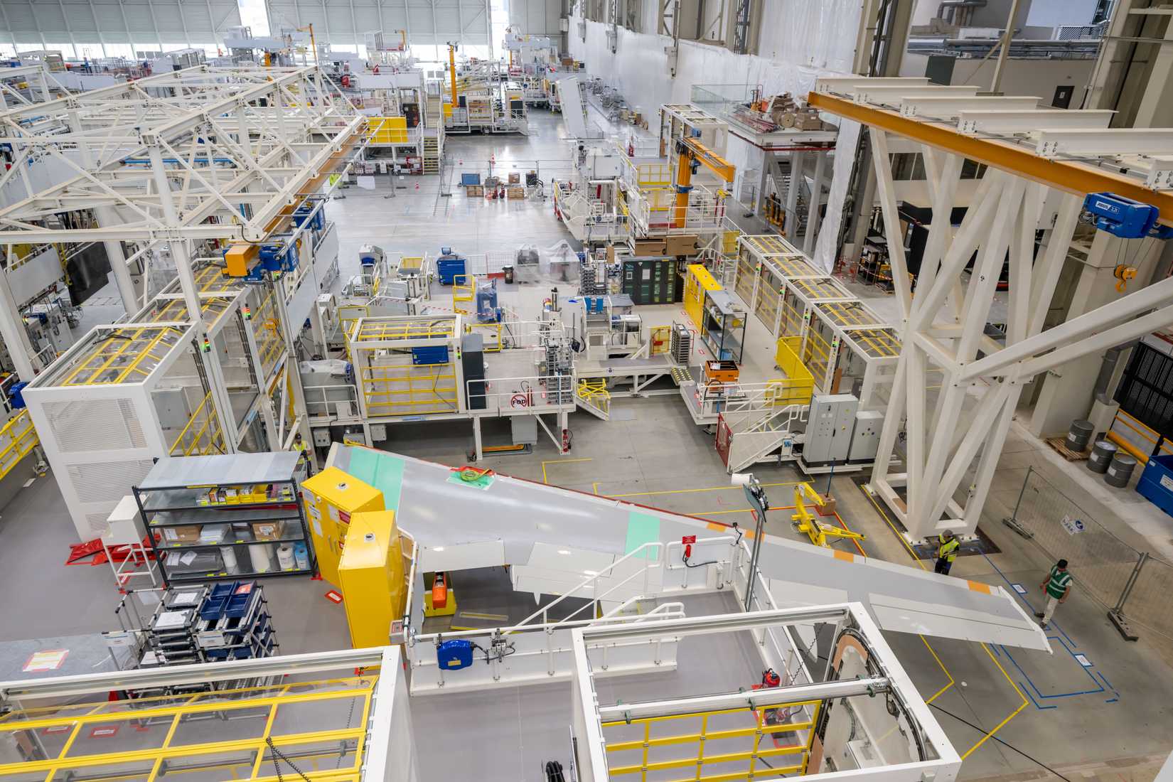 A321neo FAL wings moving to station 40