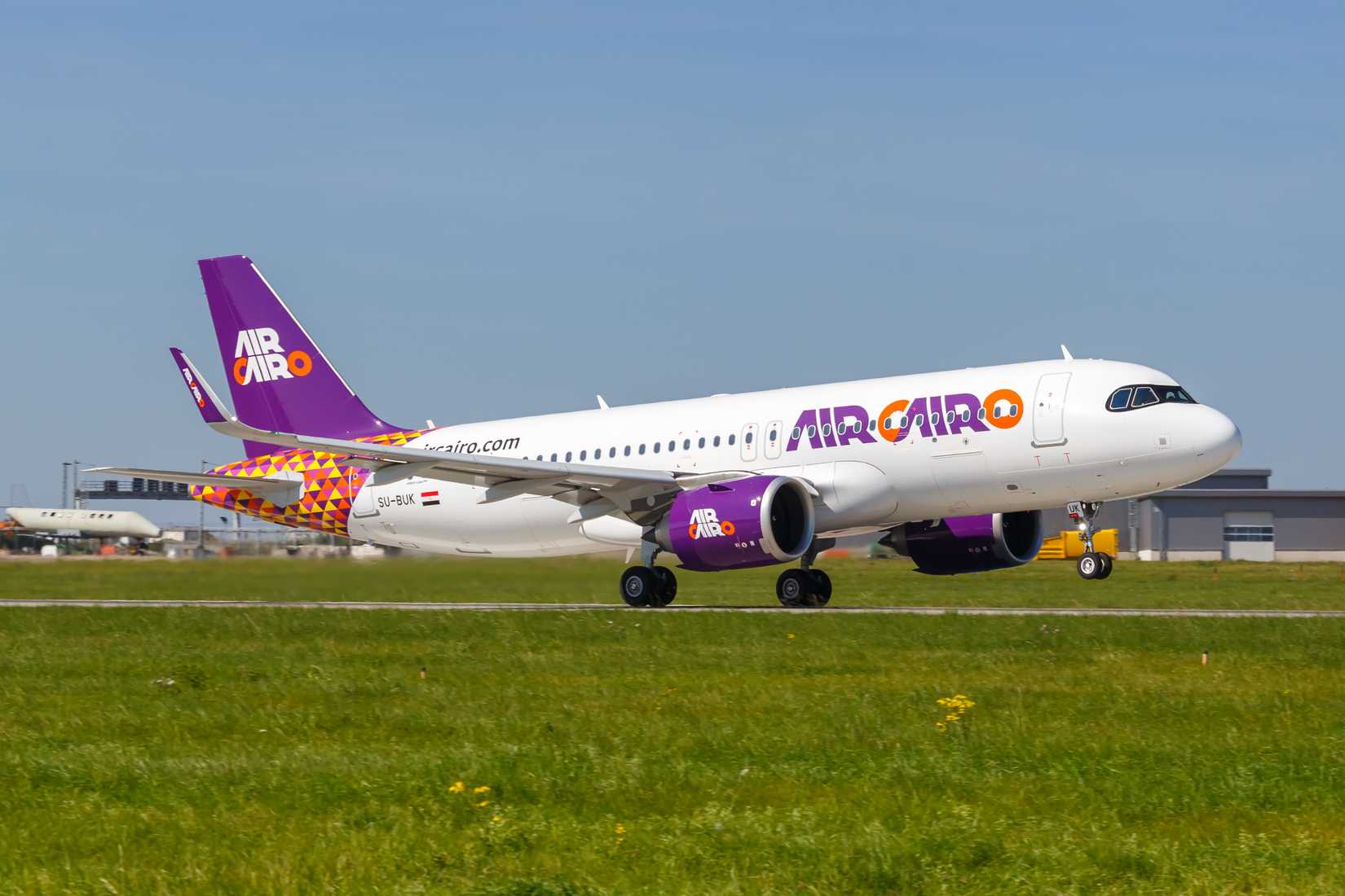 Air Cairo Airbus A320neo landing