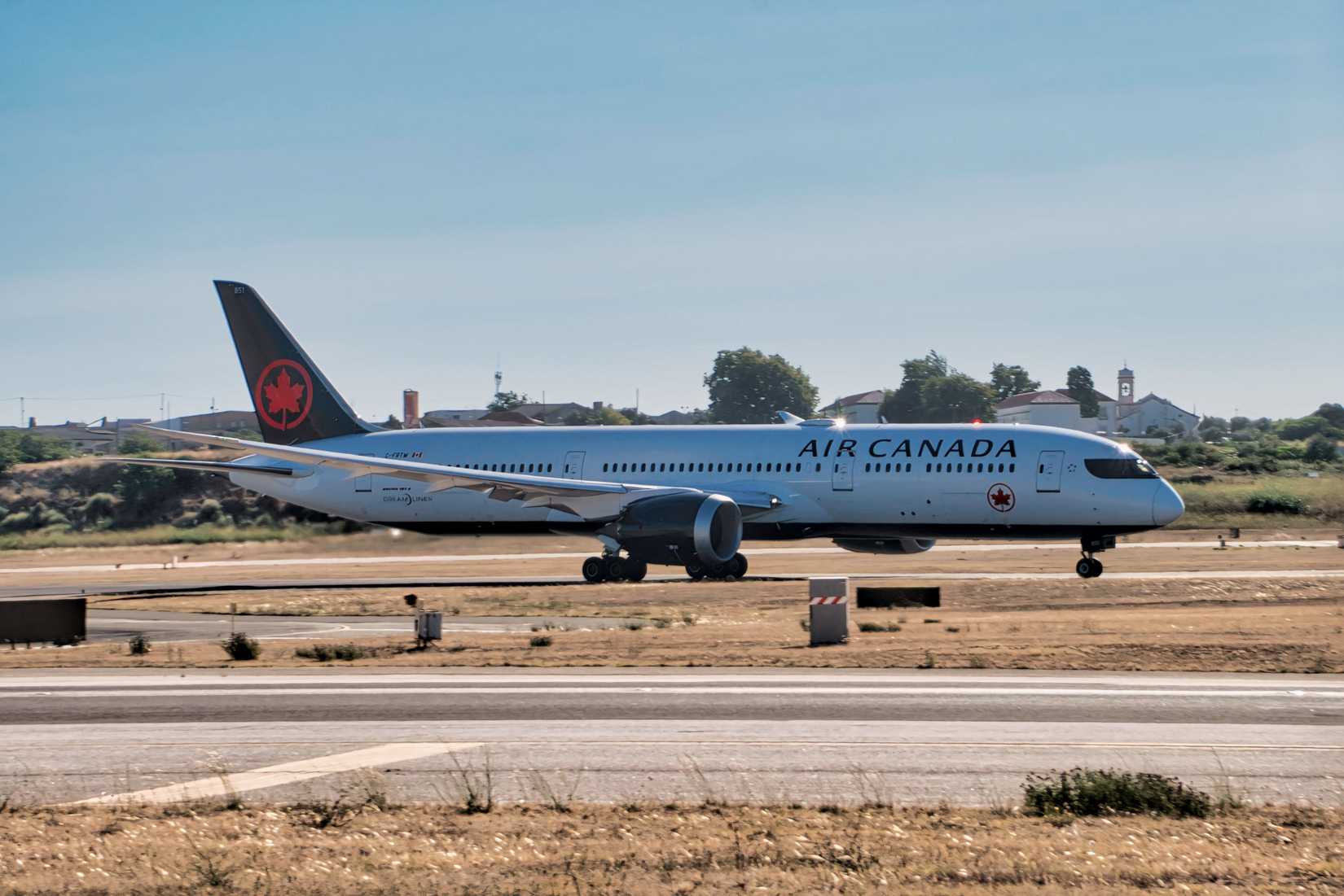 Air Canada Boeing 787-9 at Lisbon