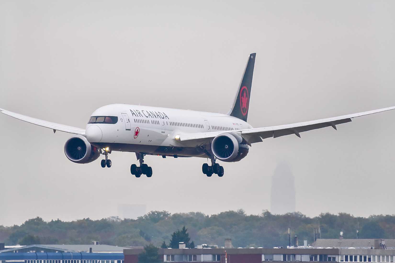 Air Canada Boeing 787-9 short final