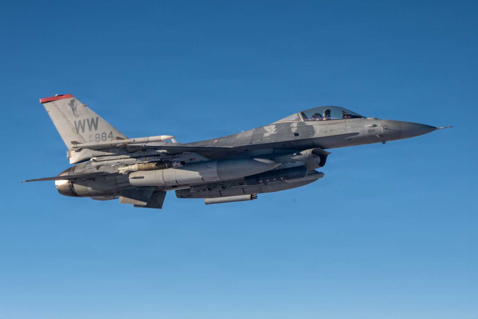 Air Force F-16 Fighting Falcon aircraft flies in the U.S. Central Command area of responsibility Sept. 16