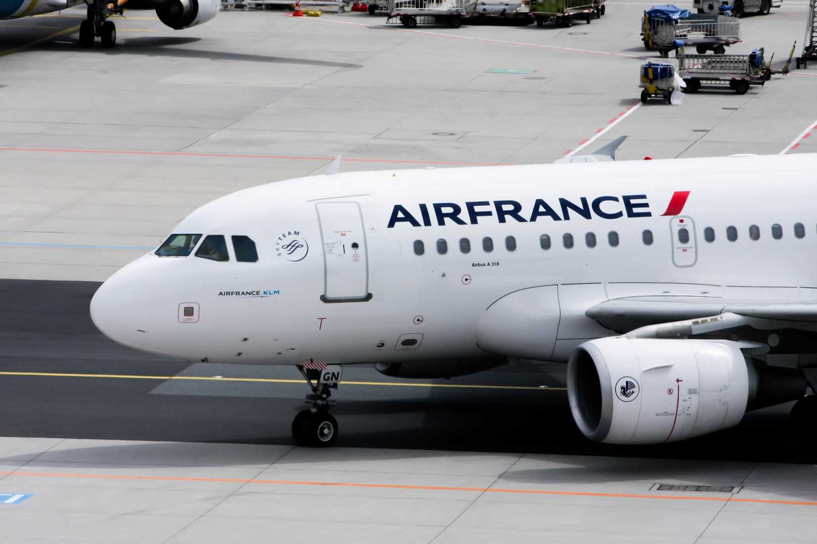 Air_France_Airbus_A318-111_F-GUGN
