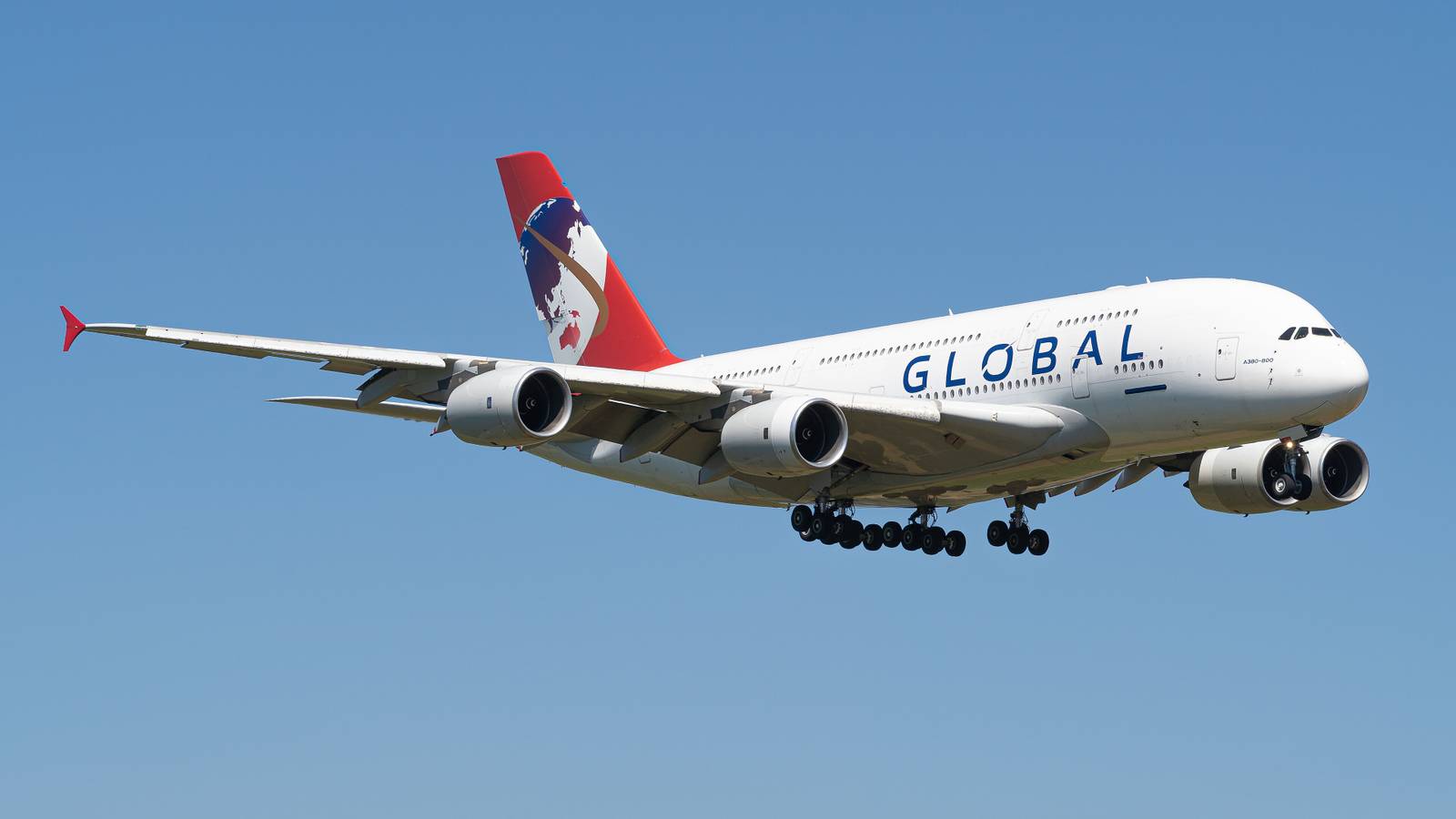 O Gigante Adormecido: A380 da Global Airlines Parado Há 1 Ano no Aeroporto de Tarbes