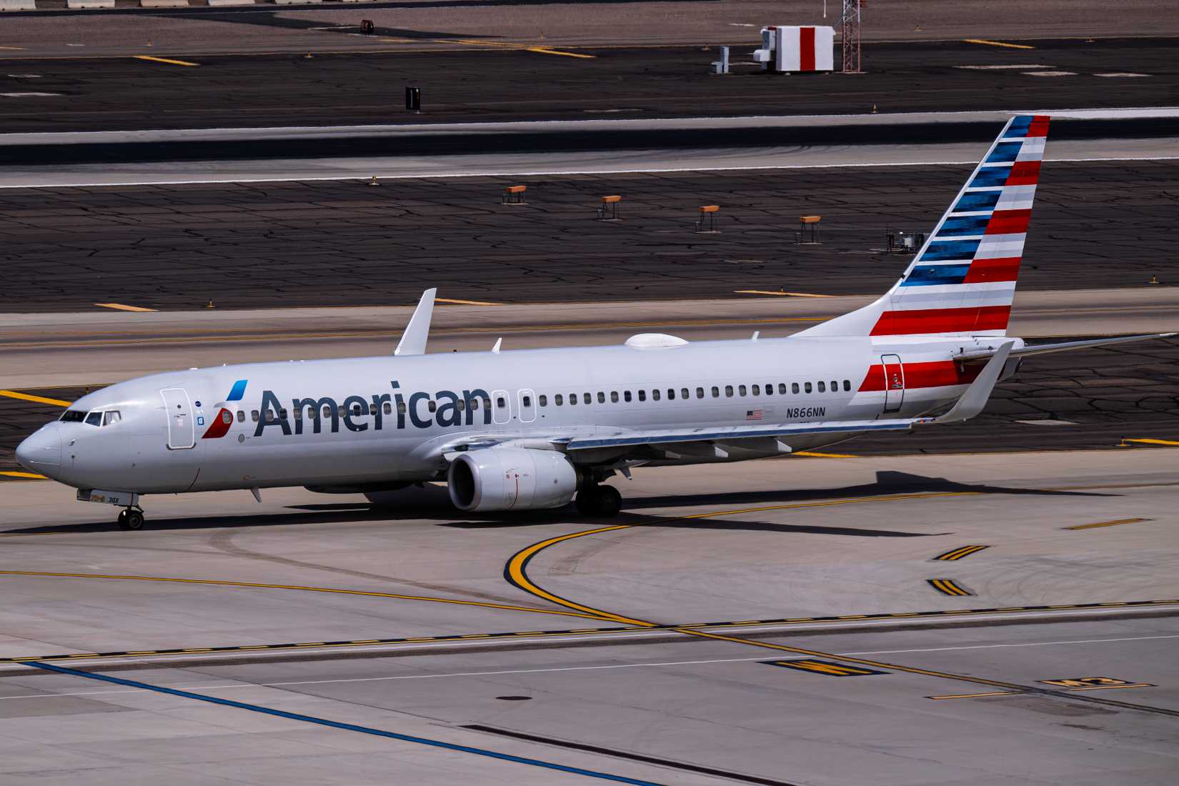American Airlines Boeing 737-800 N866NN at Phoenix Sky Harbor Intl. Airport.