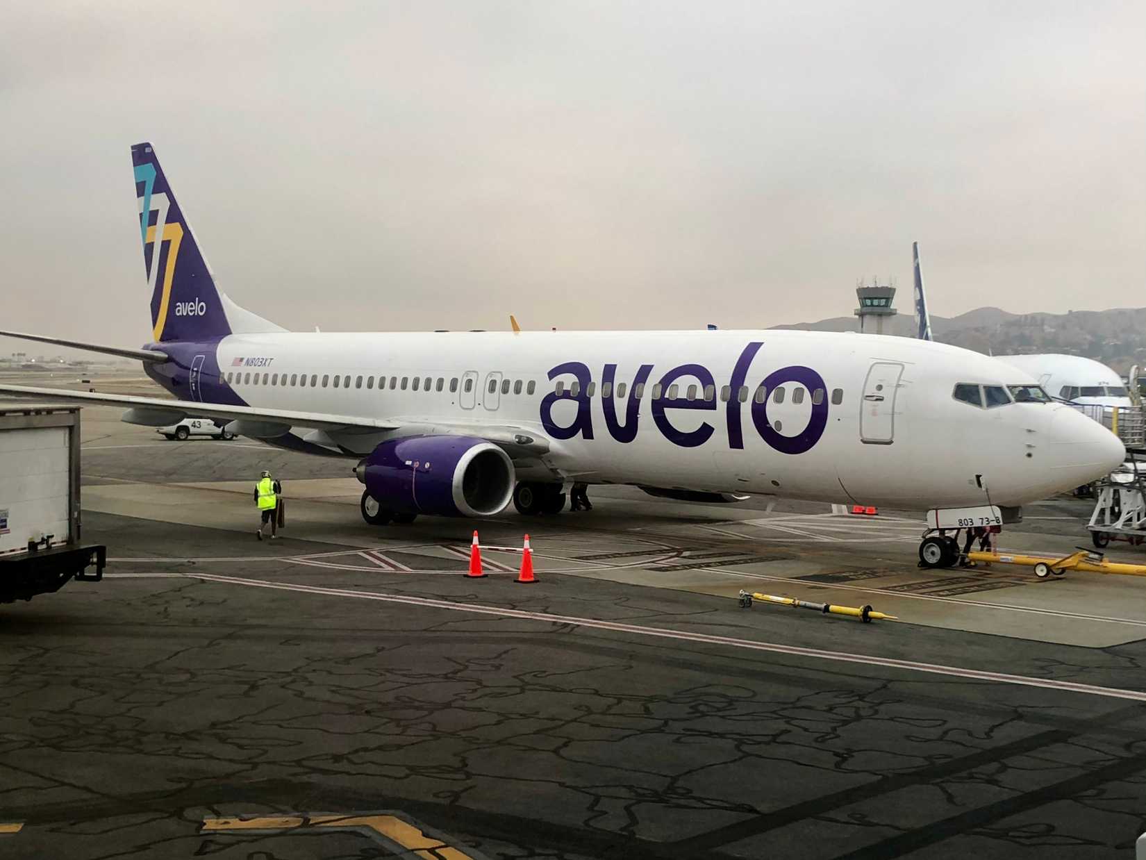 Avelo_Airlines_B737-800_(N803XT)_@_BUR,_May_2021
