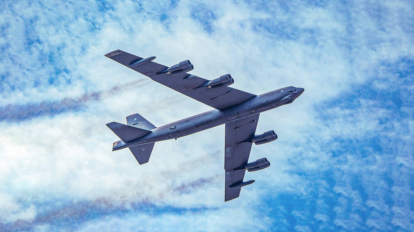 Inside The $603 Million Contract Giving B-52 Bombers A New AESA Radar