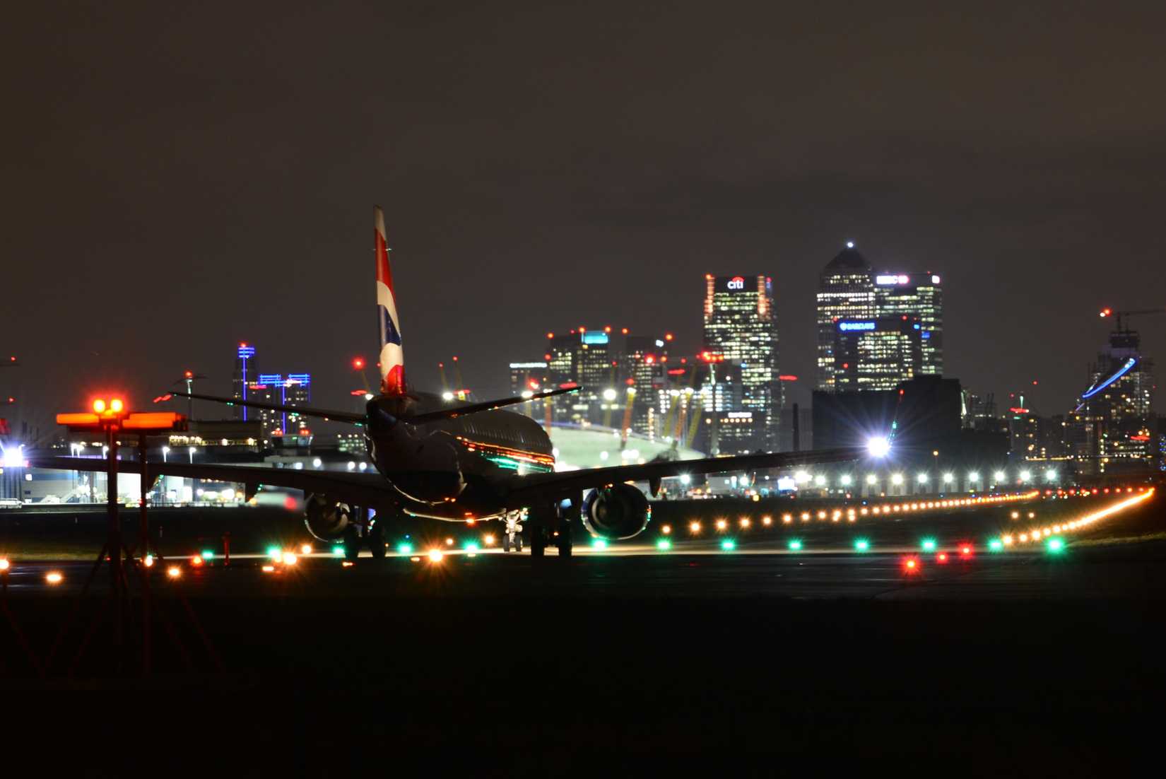 BA Cityflyer Embraer E190 At London City Airport At Night