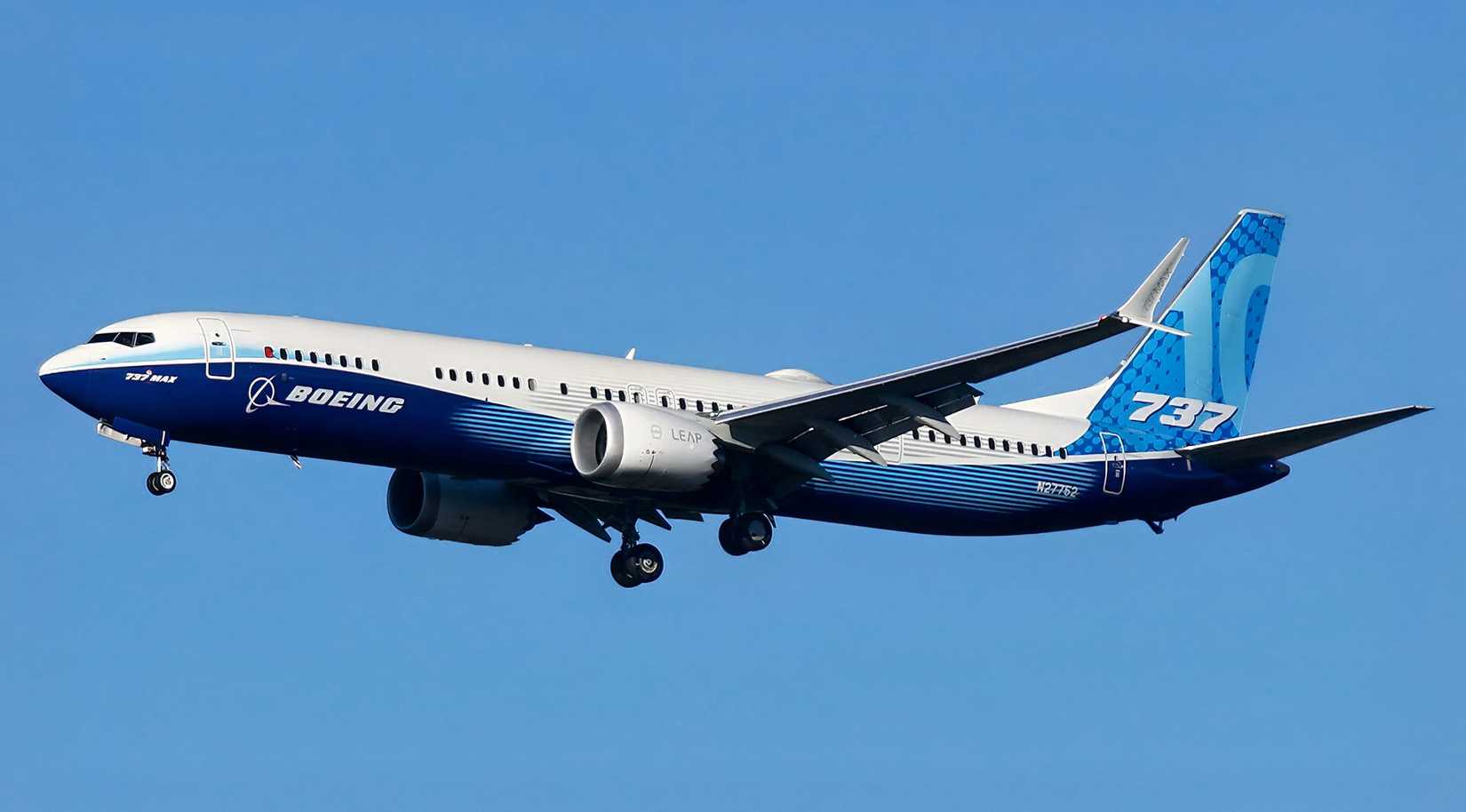 Boeing 737 MAX 10