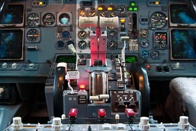 Boeing_737-524,_Transaero_Airlines_AN2037840