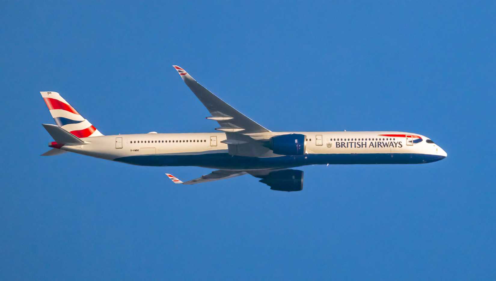British_Airways_Airbus_A350-1000_G-XWBK_MD1