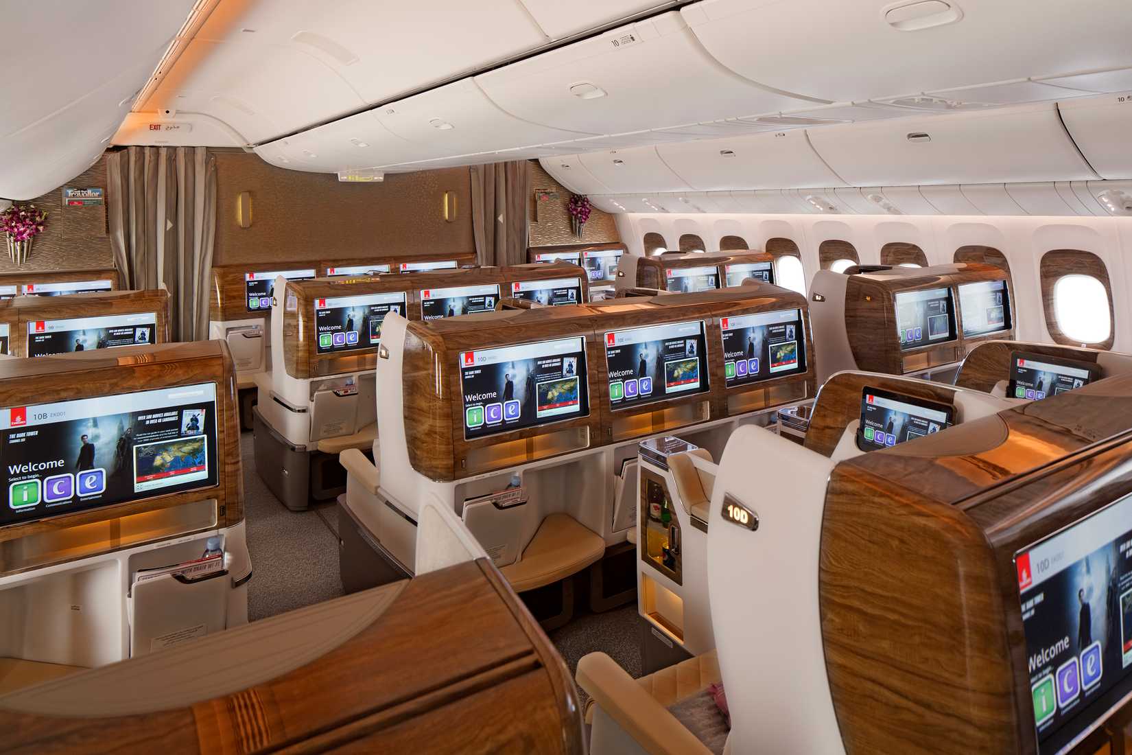 Emirates old business class on Boeing 777-300ER 