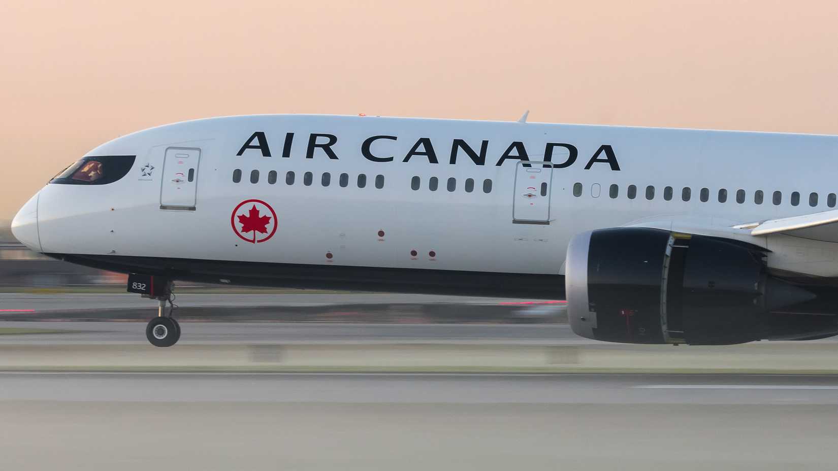 C-FNOG_Air_Canada_Boeing_787-9_(30836181427)