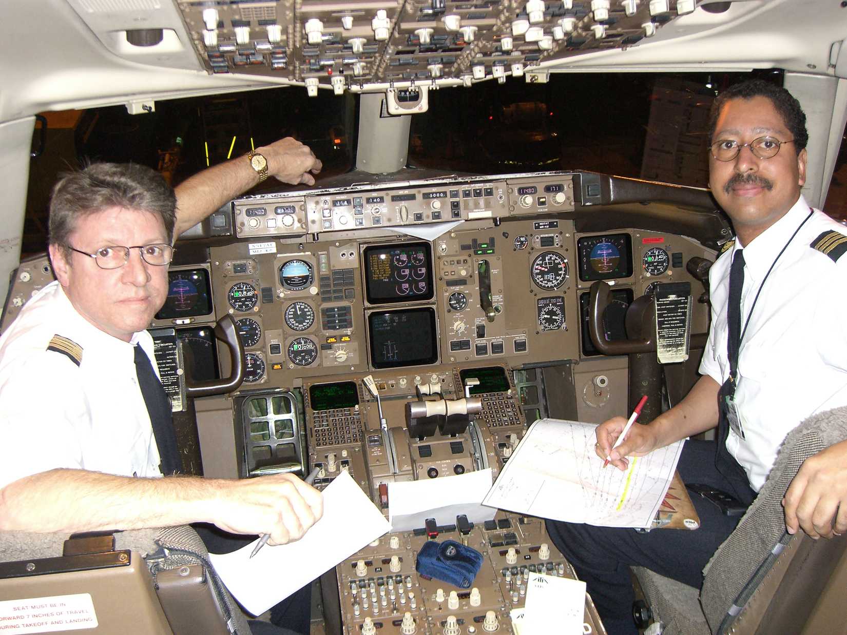  Flight crew of ATA Airlines flight 4586