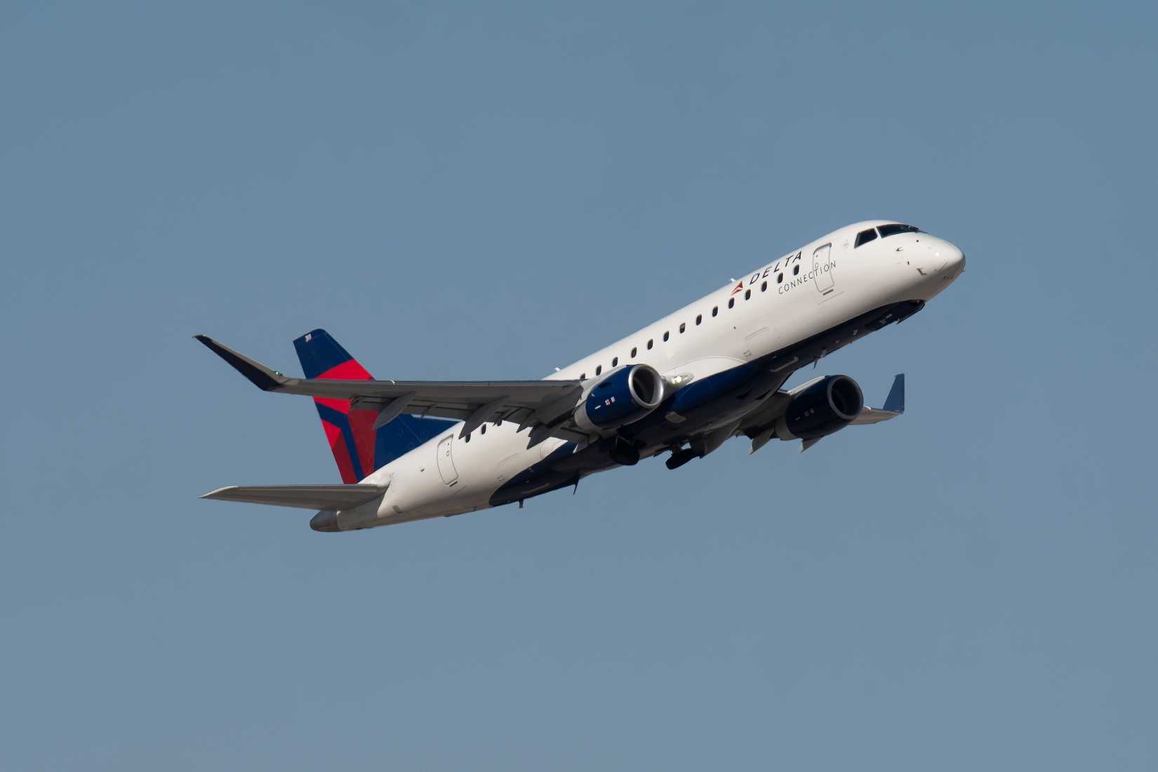 Delta Air Lines ERJ175 Robin Guess
