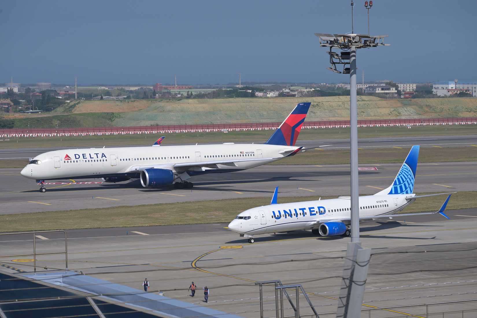 Delta and United Jets At Taiwan Taoyuan International