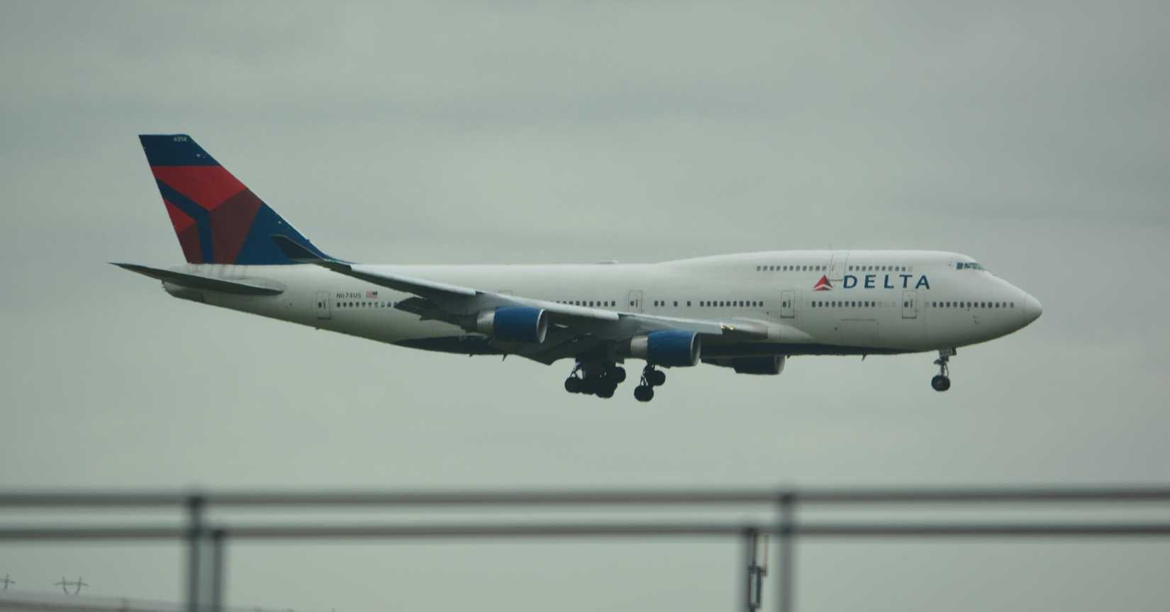Delta_Air_Lines_B747-451,_N674US,_as_DL_98_DTW-CDG_(18501912148)