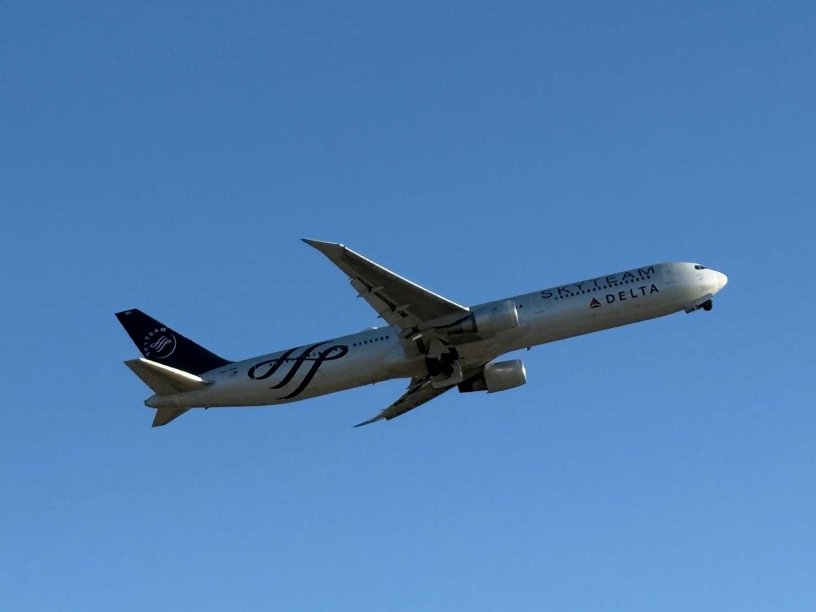 Delta_Skyteam_767-400_N844MH