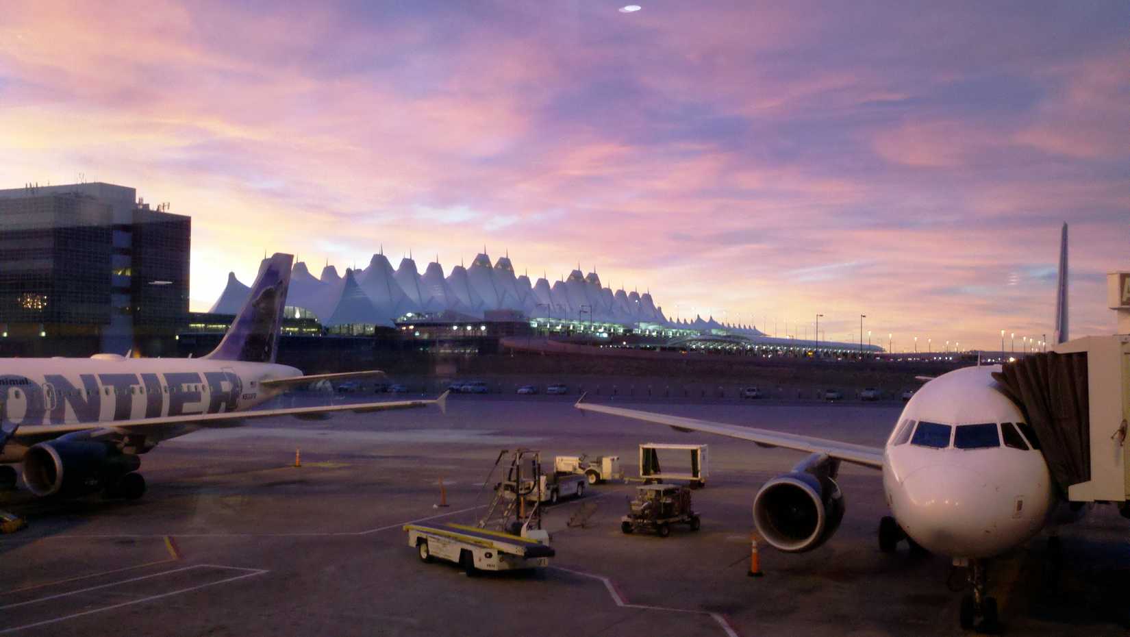 Denver_international_airport_-_panoramio