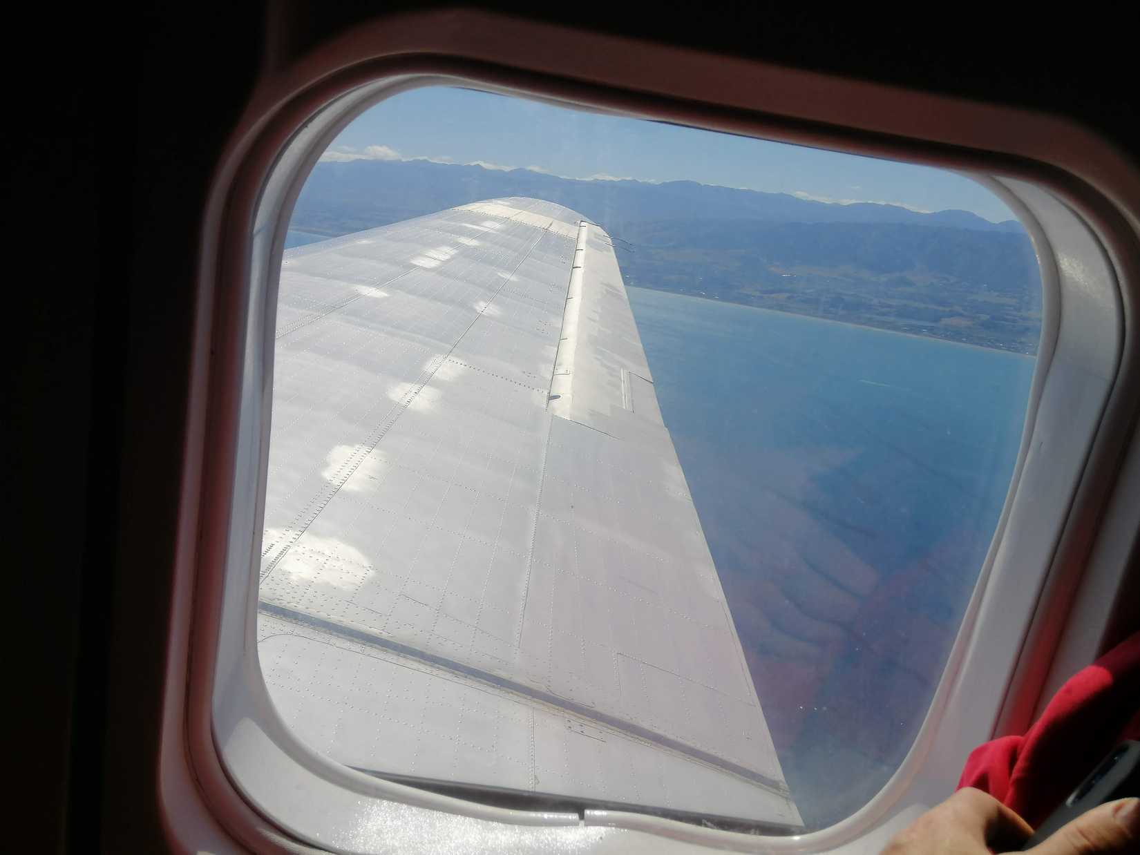 Douglas_DC-3_aircraft_wing_viewed_from_cabin_02