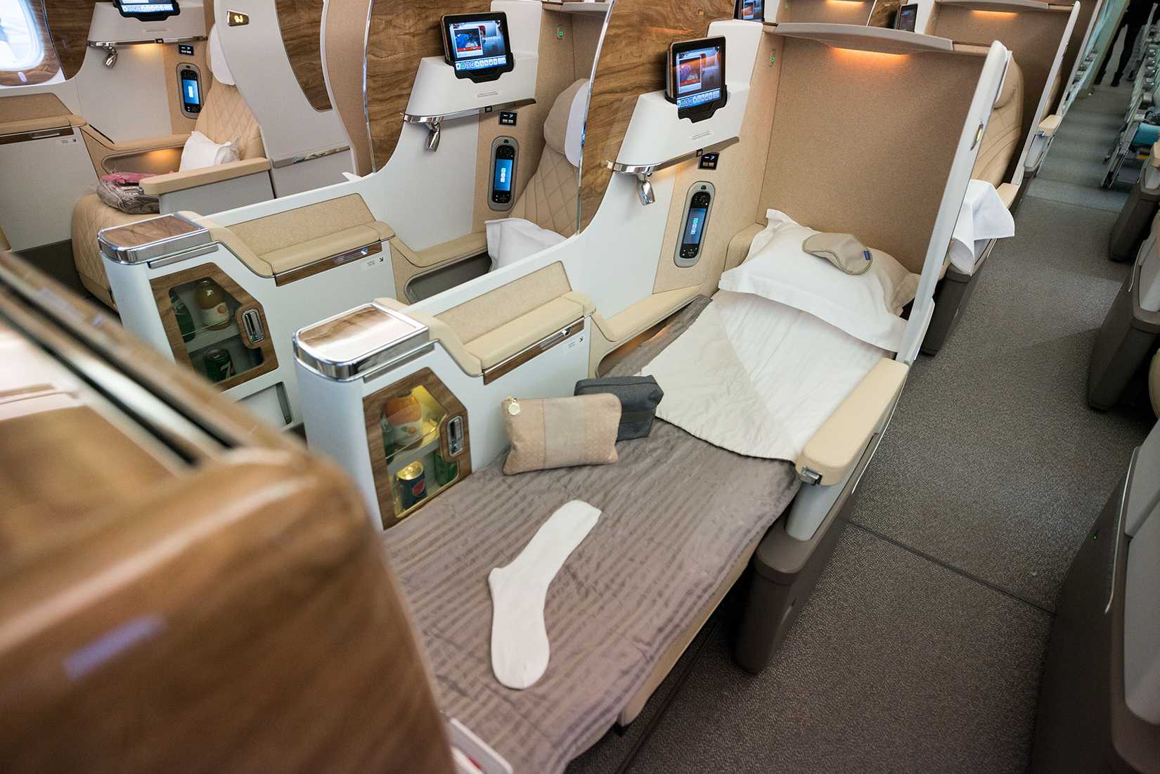 Emirates new business class on Boeing 777-300ER 