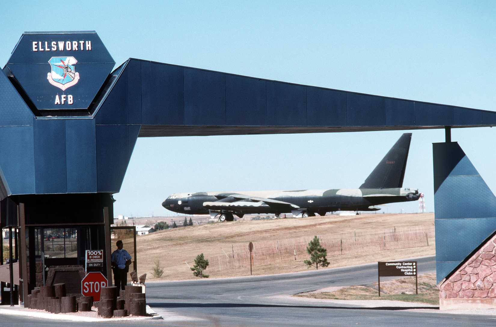 Ellsworth_AFB_Main_Gate