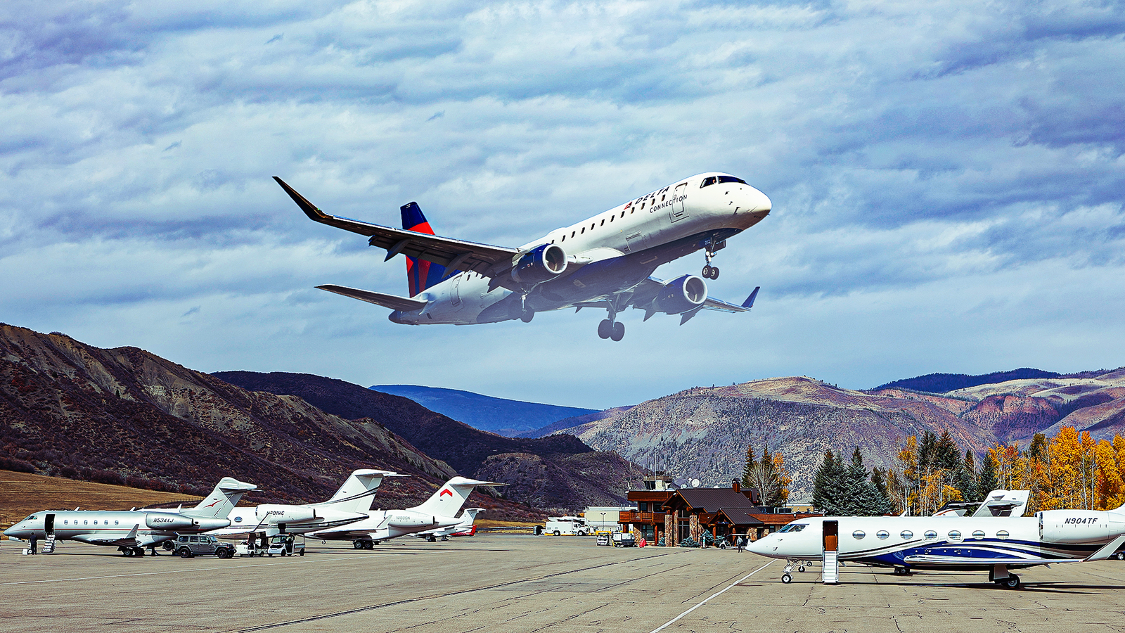Embraer E175 da Delta Supera Altitude e Chega a Aspen com Ajuste de Motor
