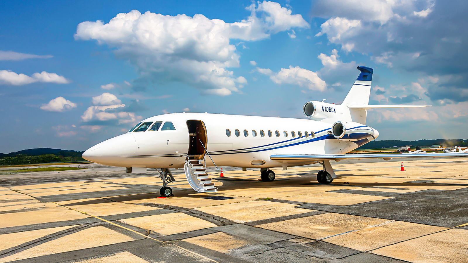 Why Dassault Is Quietly Ending The Falcon 900LX After 40 Years Of Trijet Dominance