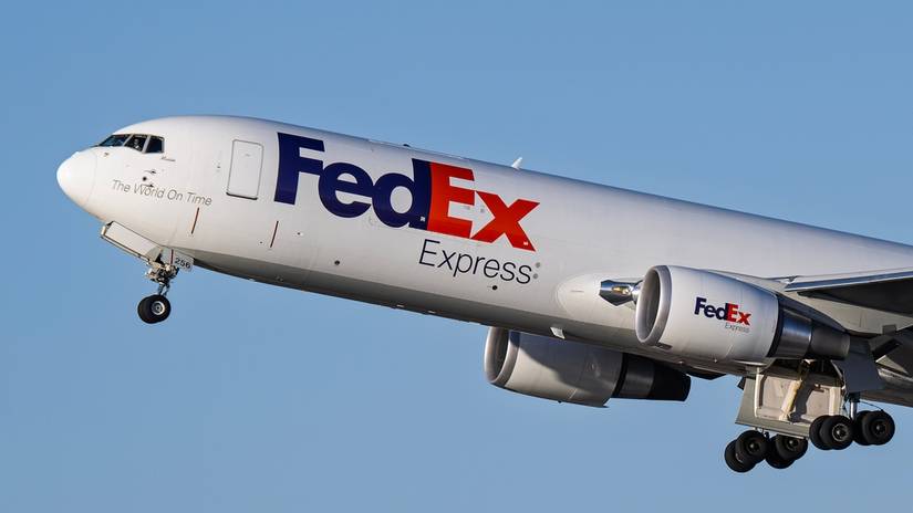 FedEX airliner