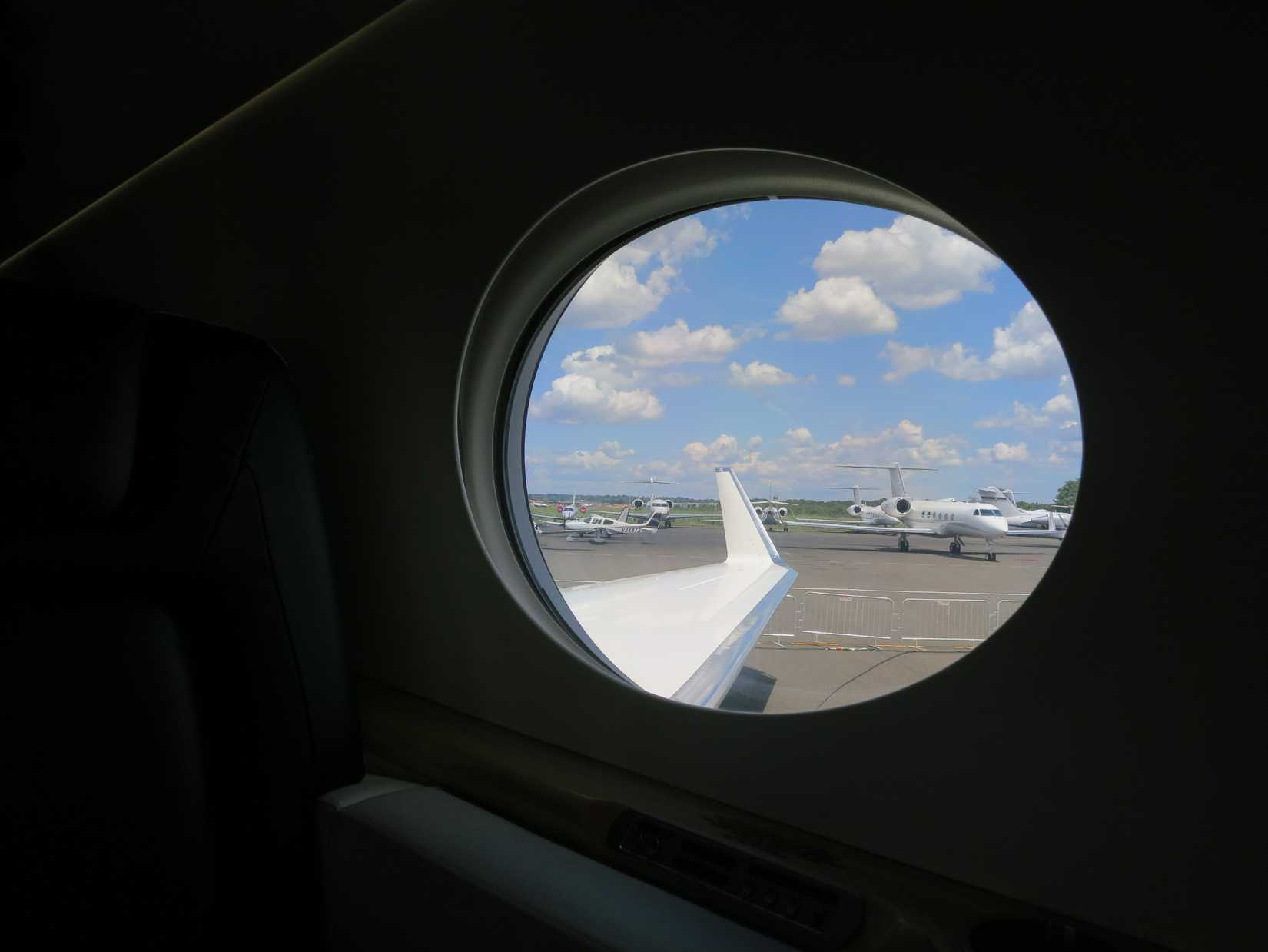 Gulfstream_G550_window_view