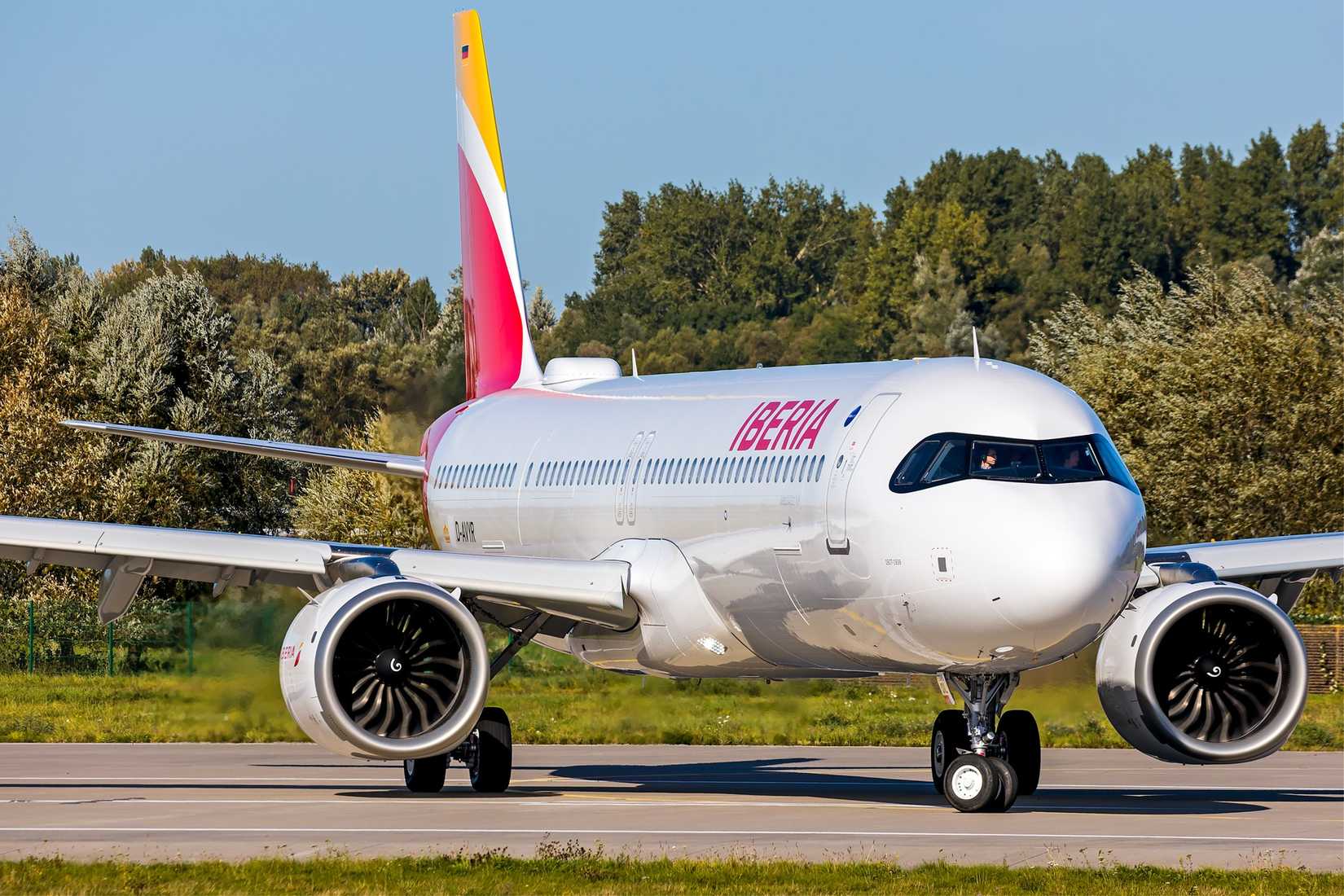 Iberia Airbus A321XLR taxiing
