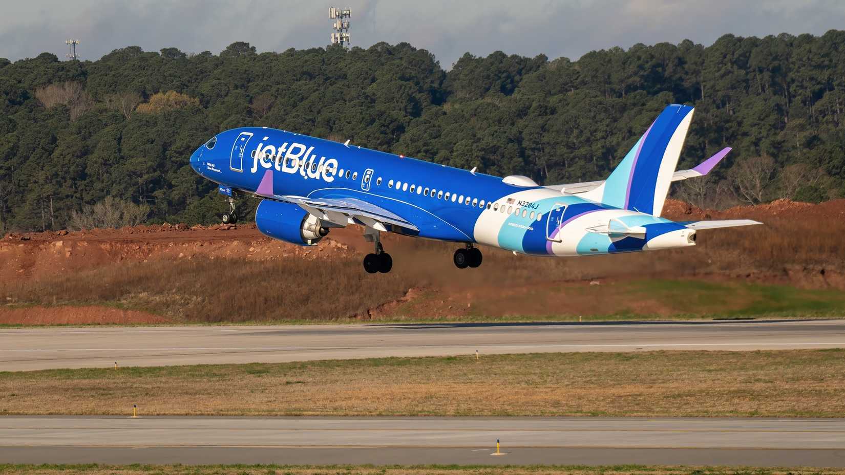 JetBlue A220-300 at Raleigh Wileydoc