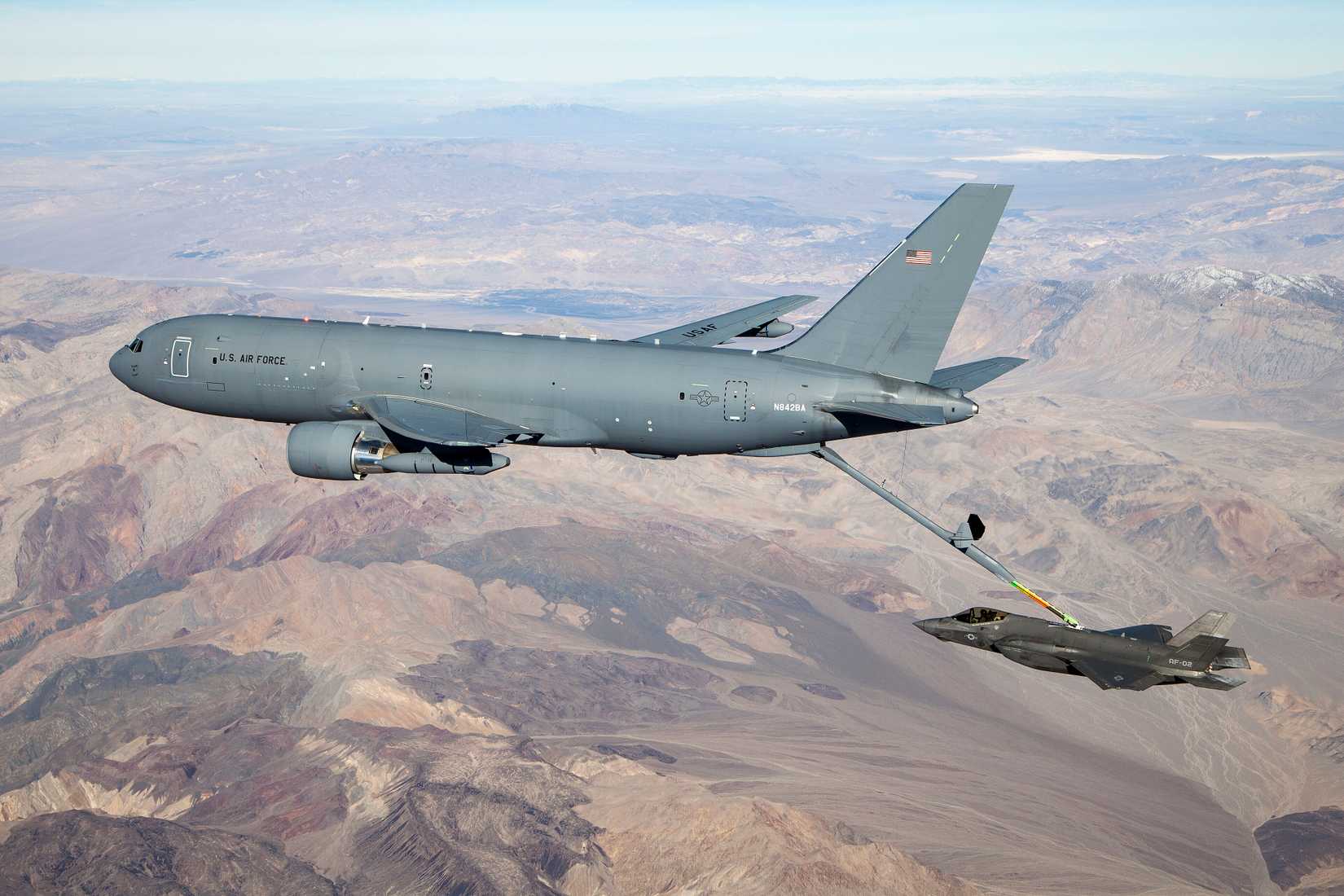 KC-46_refuels_F-35_20190122