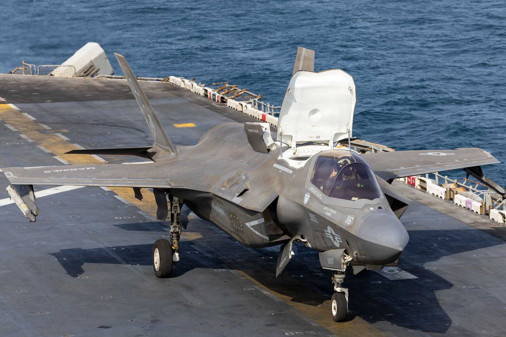 Marine Corps F-35B Lightning II, attached to Marine Fighter Attack Squadron (VMFA) 122, 11th Marine Expeditionary Unit, prepares to take off from Wasp-class amphibious assault ship USS Boxer