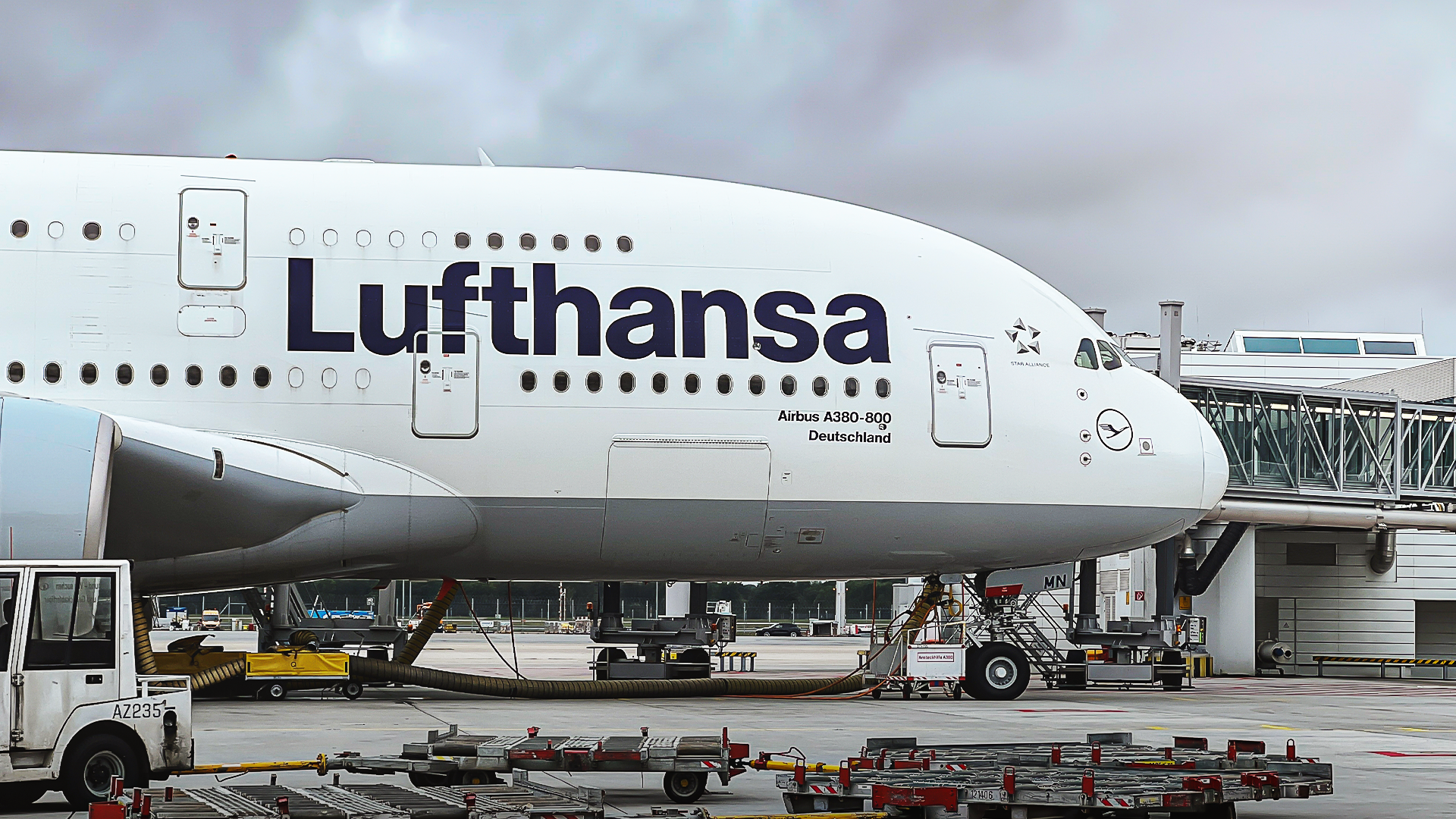 Missing Floor Panel: The Secret Way Airbus A380 Crew Can Escape From Their Rest Areas